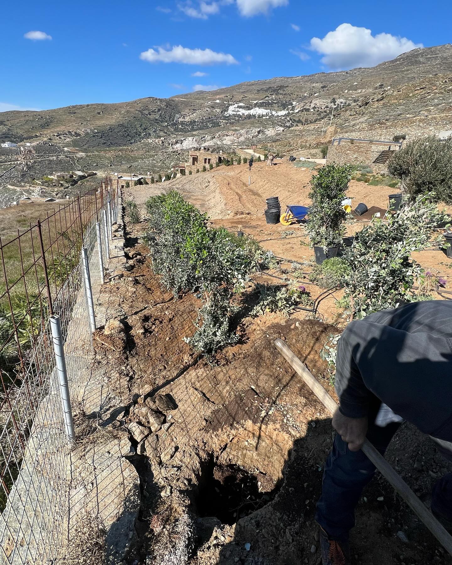 Κτήμα σε Πλαγιά με Ξερολιθιά &amp; Πισίνα