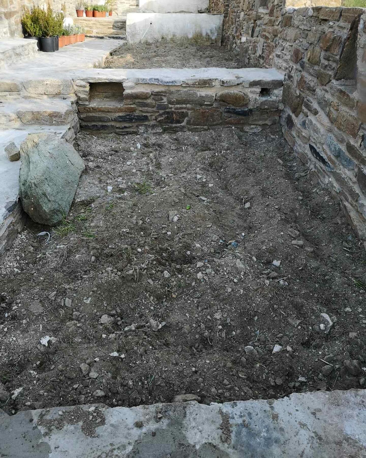 Πέτρινο Πέρασμα &amp; Αυλή