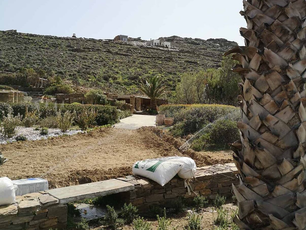Εγκατάσταση Χλοοτάπητα σε Παραθαλάσσιο Κτήμα