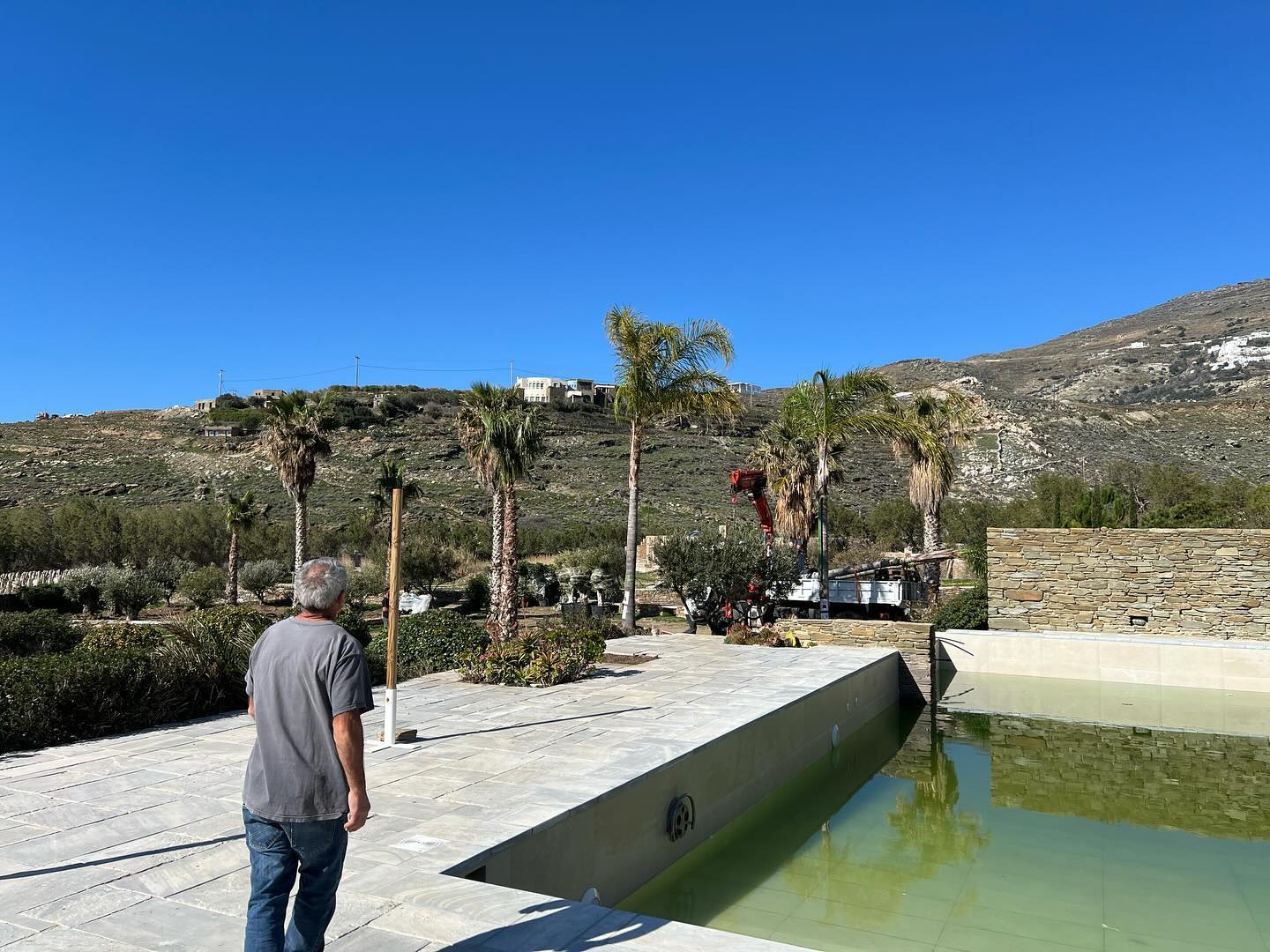 Εγκατάσταση Χλοοτάπητα σε Παραθαλάσσιο Κτήμα