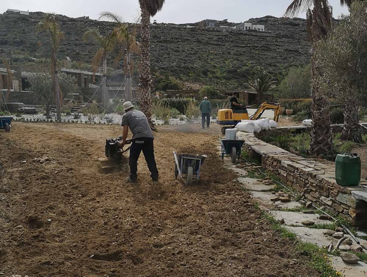 Εγκατάσταση Χλοοτάπητα σε Παραθαλάσσιο Κτήμα